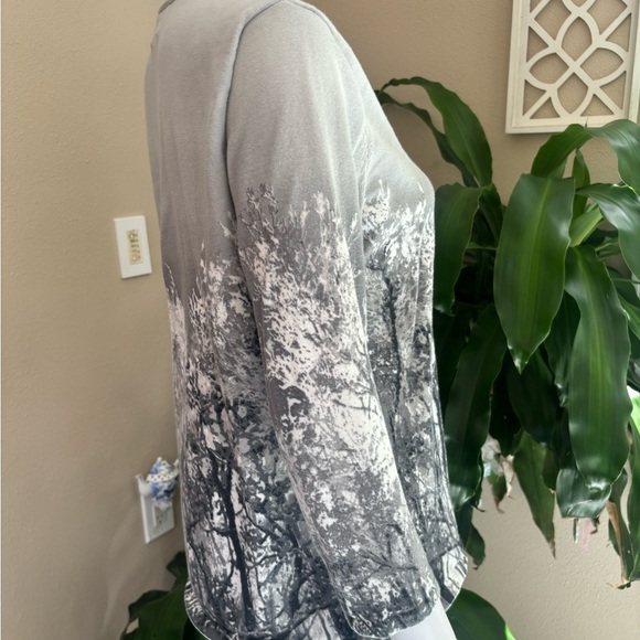 Elegant Gray and Black Women's Top - Picture 5 of 8